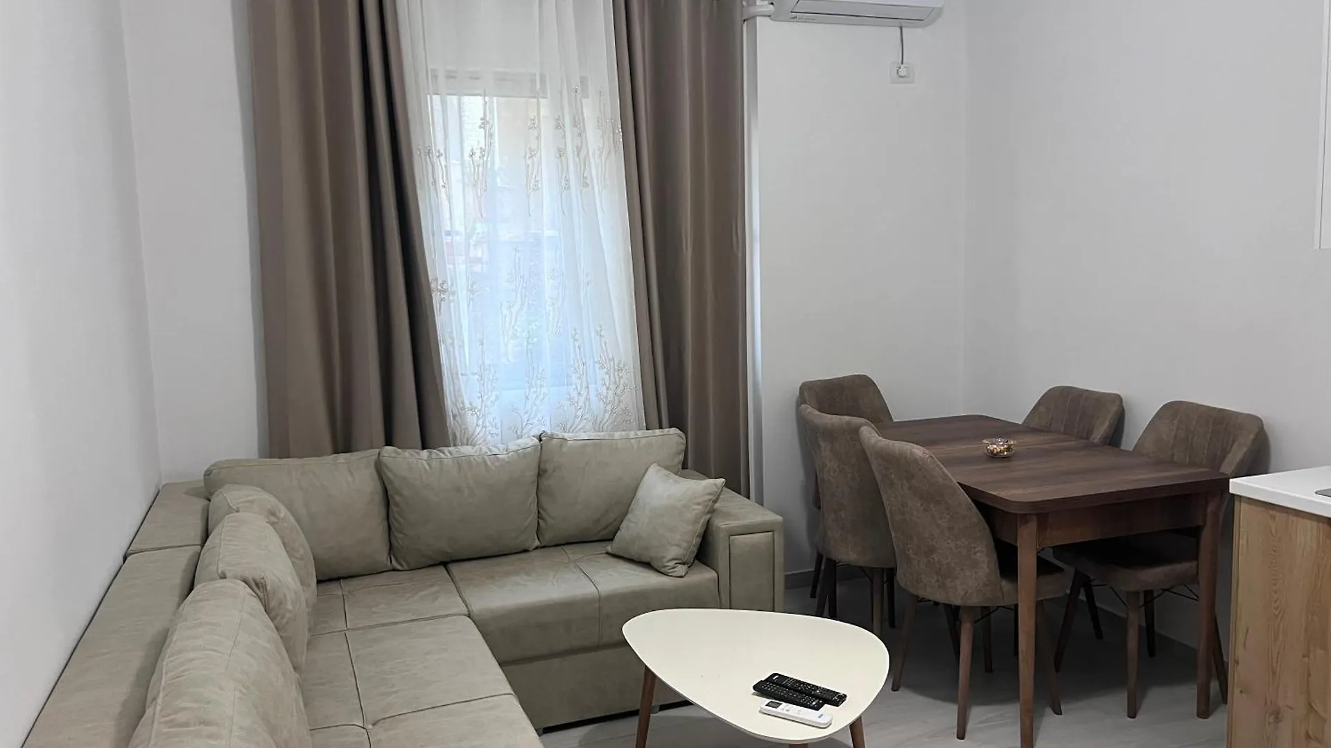 Πανσιόν Klevis Apartments Polisi i Vogel Αλβανία